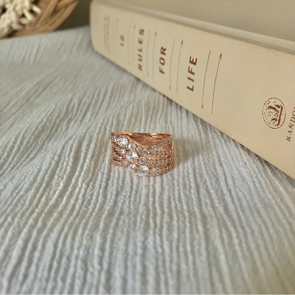 Bomb Party Moonlight Wonders Rosegold Ring Sparkly Glam 4 Shank Statement Elegan